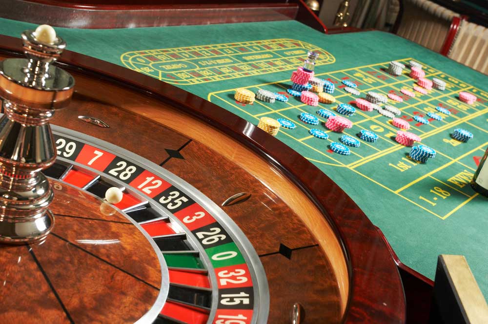 How to Play Roulette at a Casino